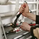 montarea tevilor de apa calda